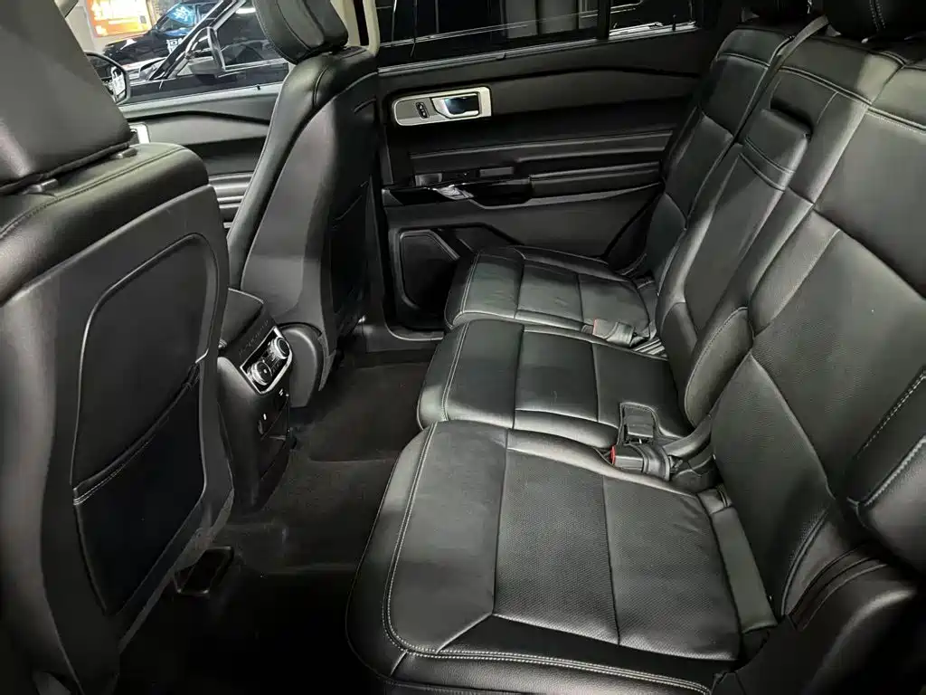 Ford Explorer 2022 — фото 14
