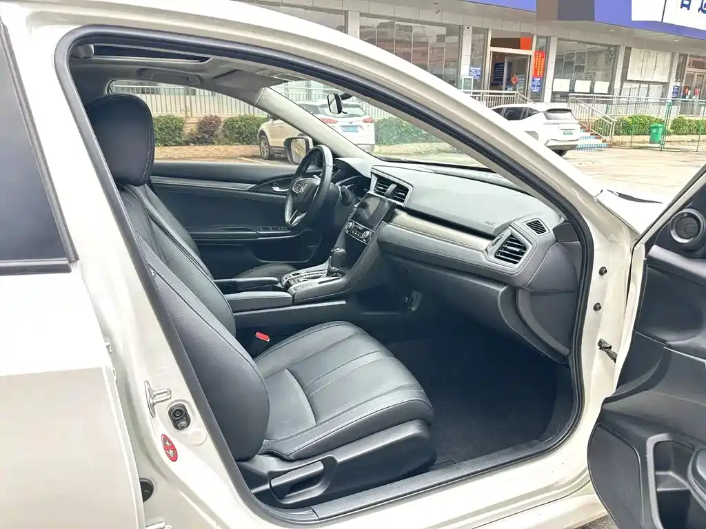 Honda Civic 2017 — фото 10