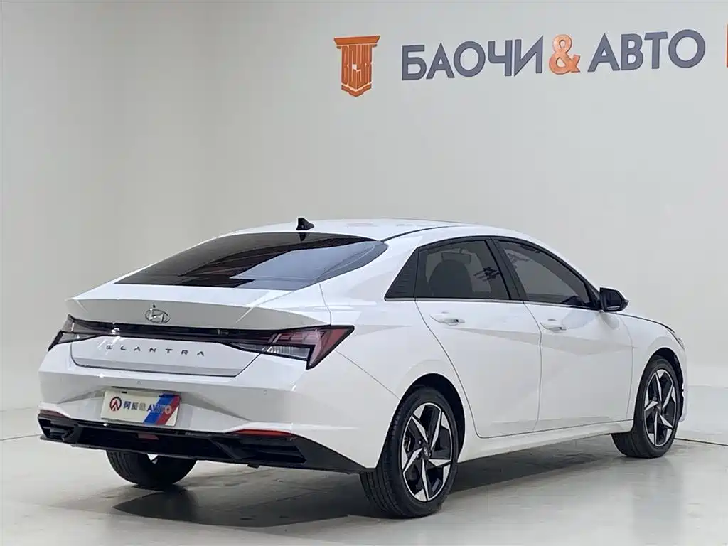 Hyundai Elantra 2022 — фото 4