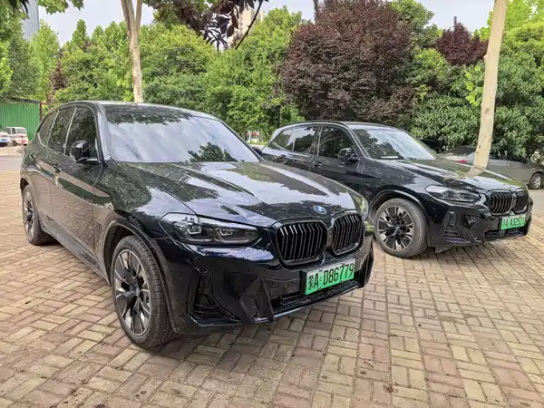 BMW iX3 2024