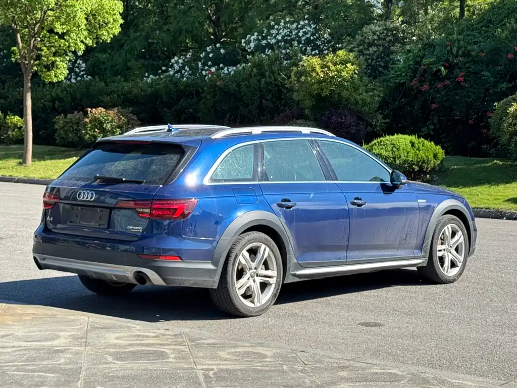 Audi A4 2018 — фото 4