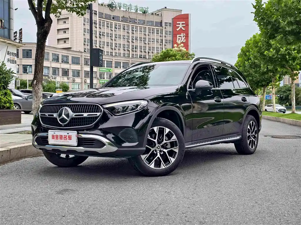 Mercedes-Benz GLC 2023 — фото 1