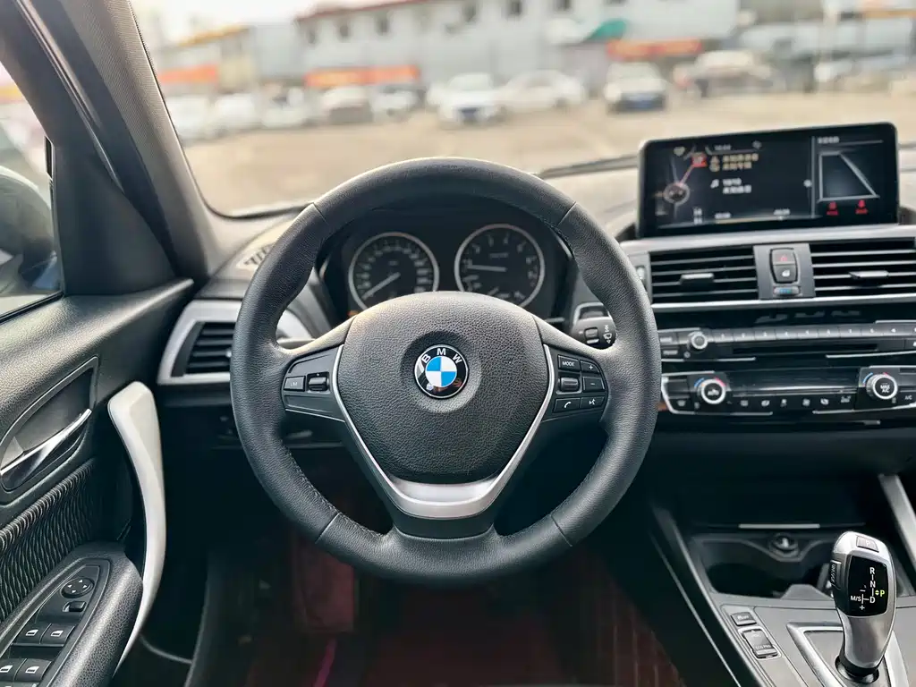 BMW 1 Series 2017 — фото 8