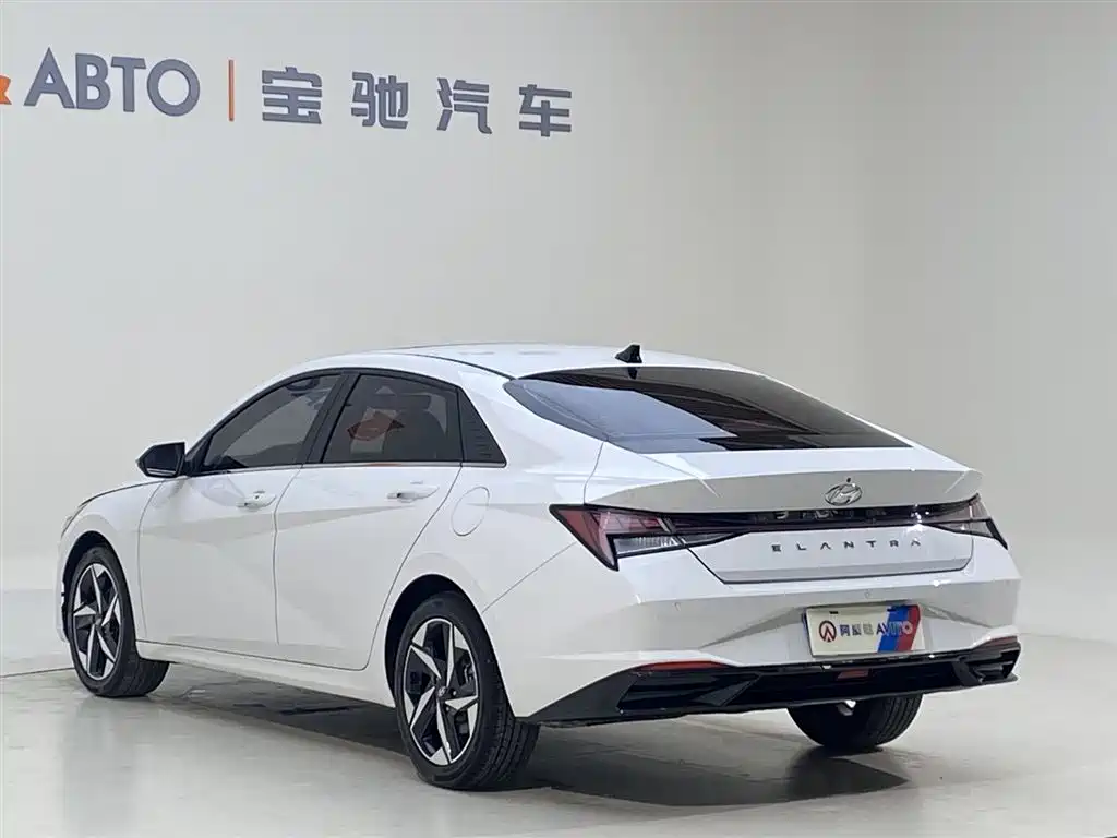 Hyundai Elantra 2022 — фото 6