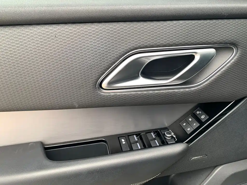 Land Rover Range Rover Velar 2020 — фото 21