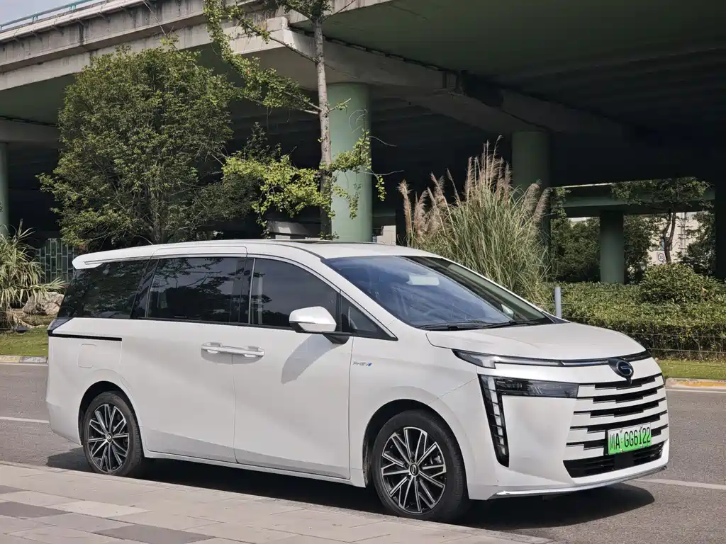 GAC Motor E8 PHEV 2025 — фото 3