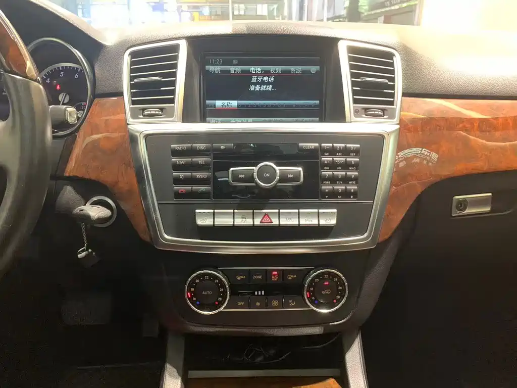 Mercedes-Benz M-Class 2015 — фото 12