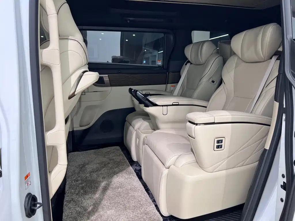 Toyota Vellfire 2025 — фото 14
