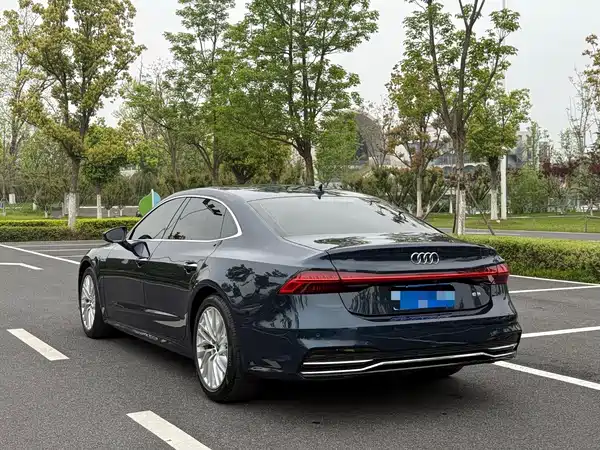 Audi A7L 2023