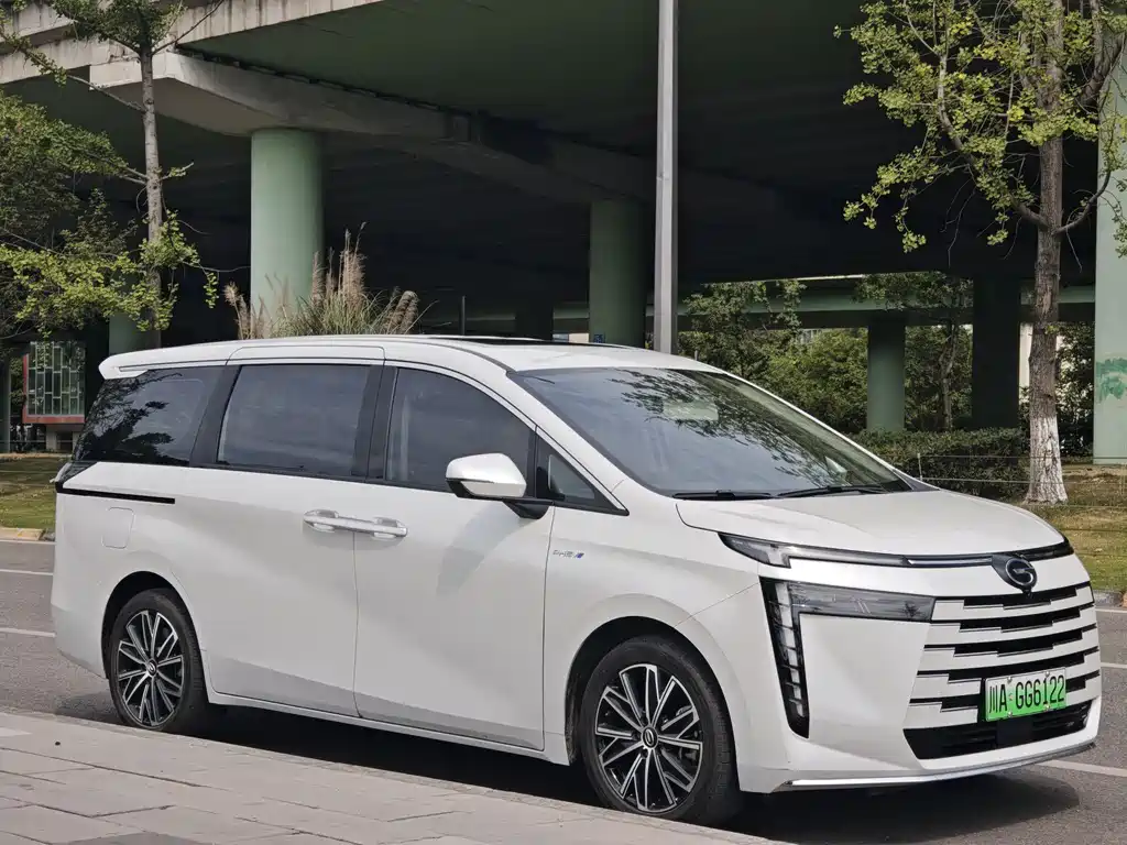 GAC Motor E8 PHEV 2025 — фото 9