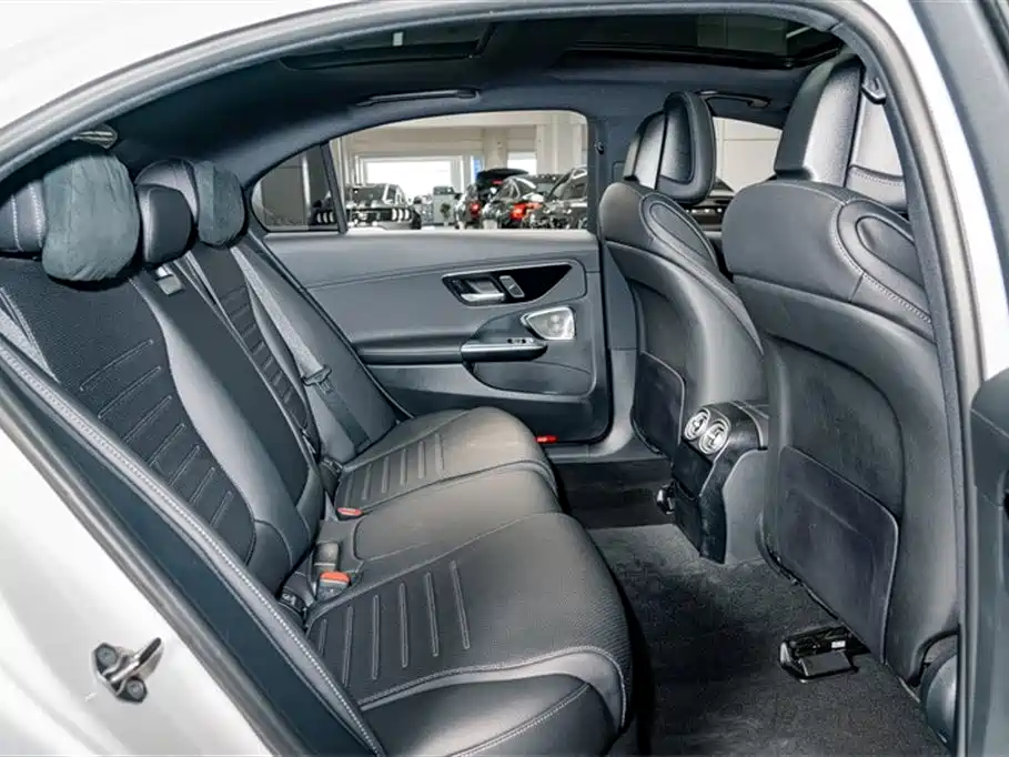 Mercedes-Benz C-Class 2023 — фото 21
