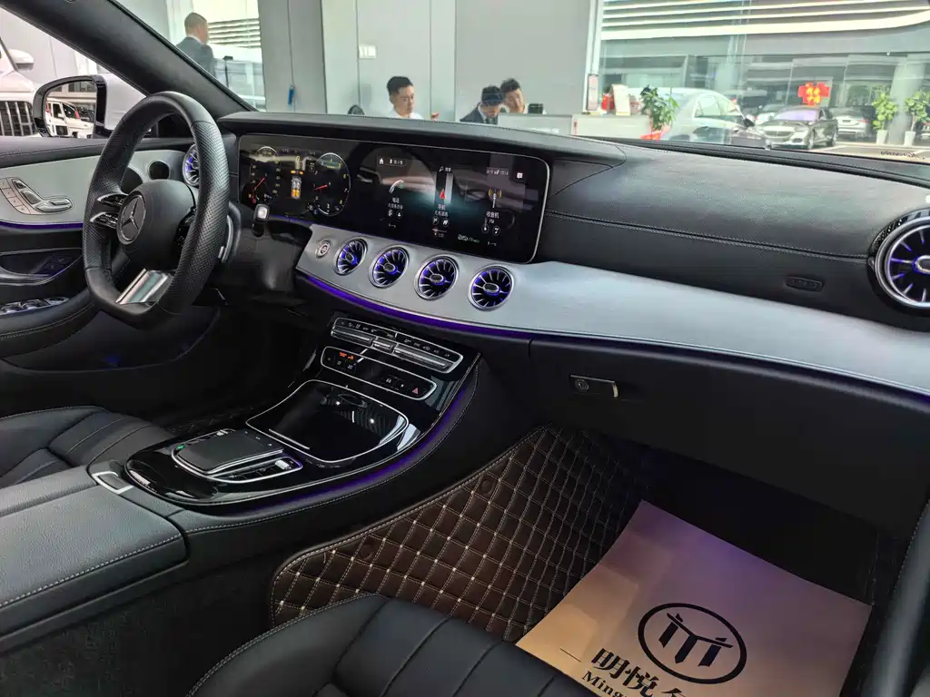 Mercedes-Benz E-Class 2023 — фото 10