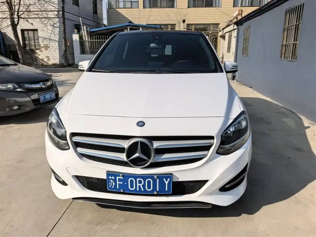 Mercedes-Benz B-Class 2016 — фото 1