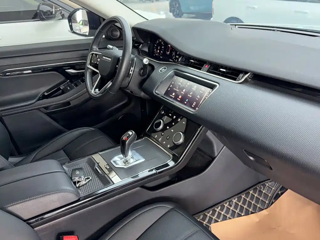 Land Rover Evoque 2022 — фото 14