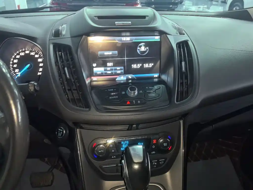 Ford Kuga 2014 — фото 13