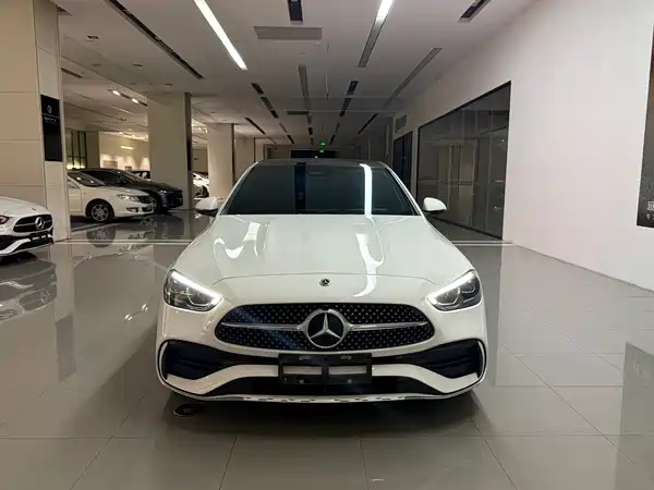 Mercedes-Benz C-Class 2024