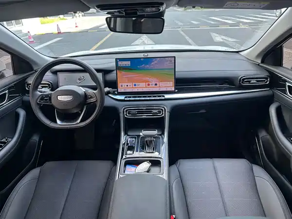 Geely Emgrand 2026