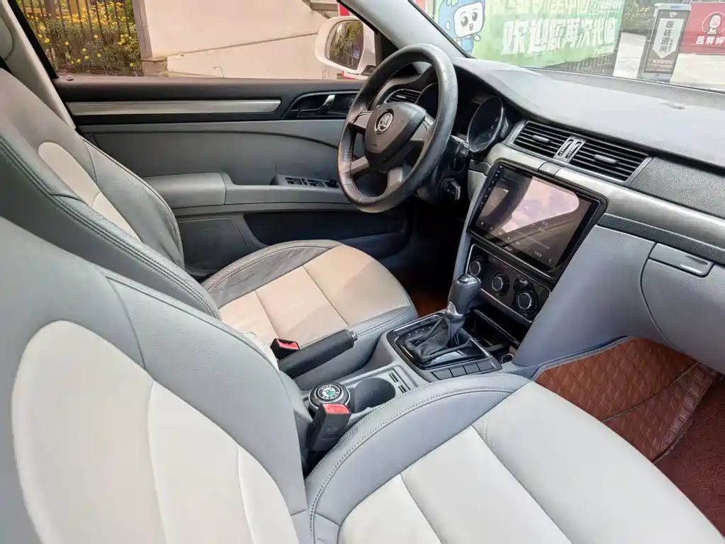Skoda Superb 2016 — фото 16
