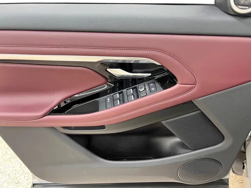 Land Rover Evoque 2022 — фото 16