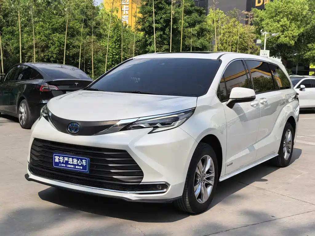 Toyota Sienna 2024