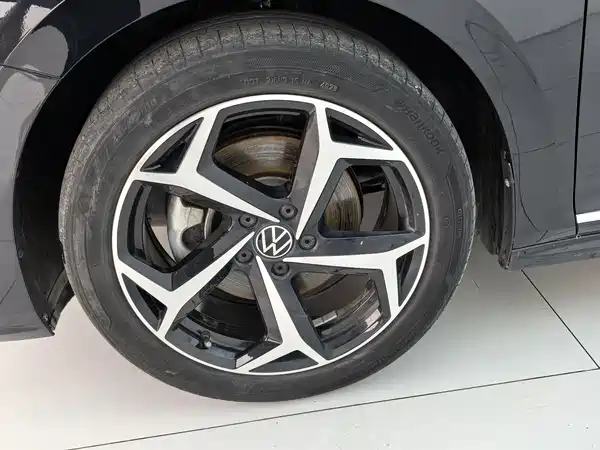Volkswagen Passat 2024