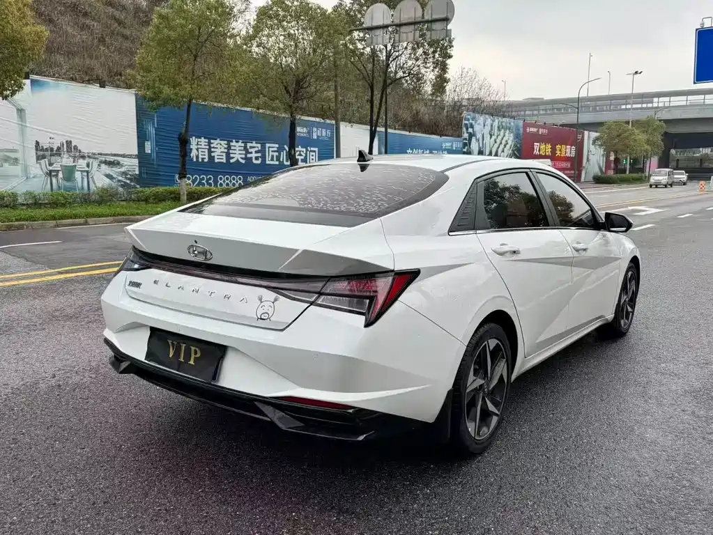 Hyundai Elantra 2021