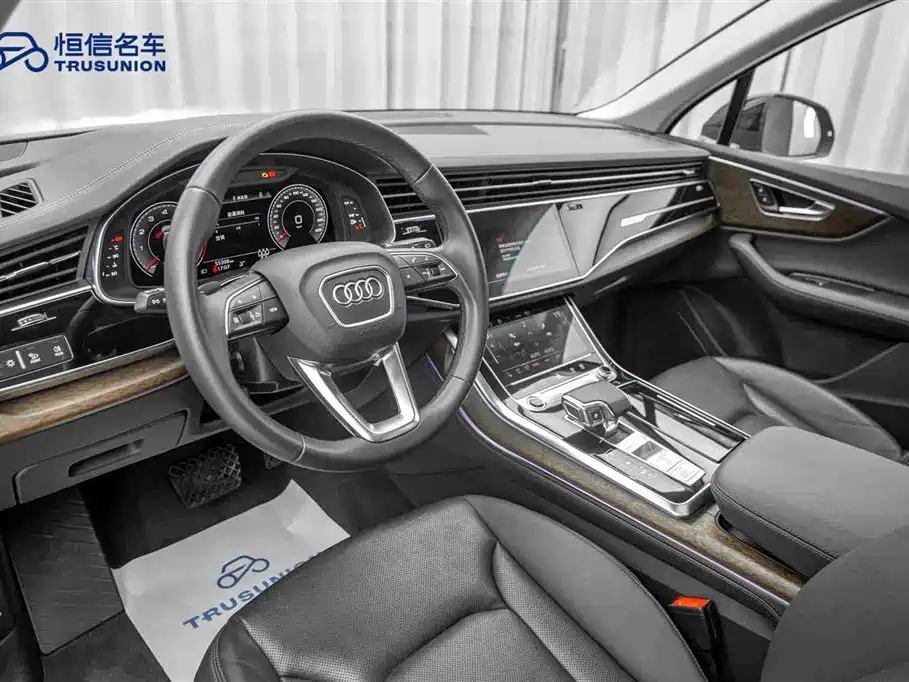 Audi Q7 2023 — фото 12