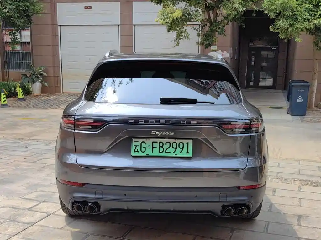 Porsche Cayenne Hybrid 2021 — фото 14