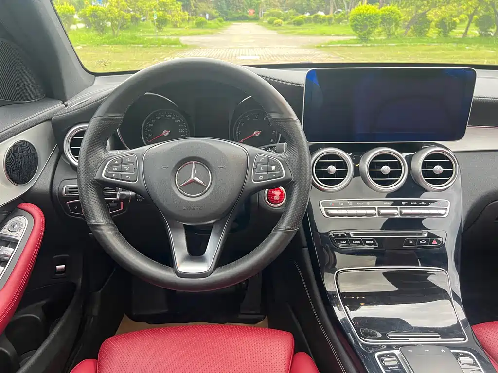 Mercedes-Benz GLC 2018 — фото 11
