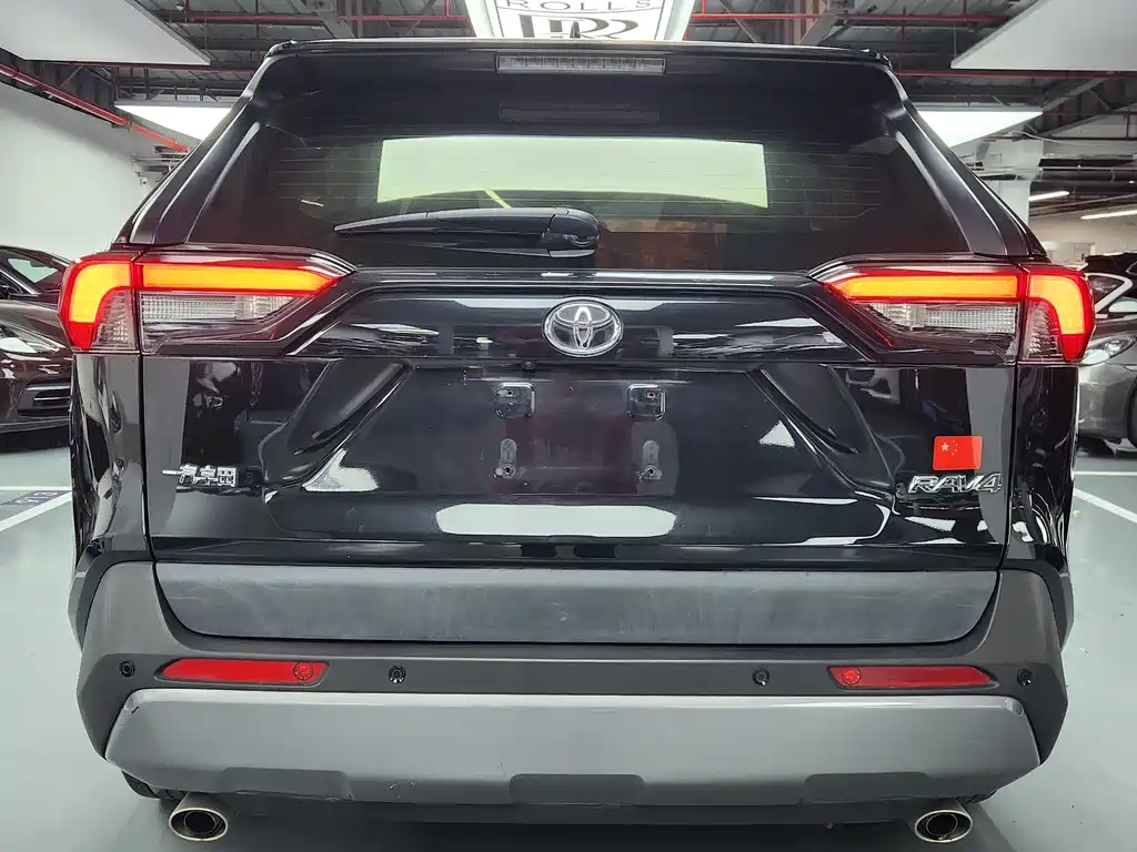 Toyota RAV4 2021 — фото 14
