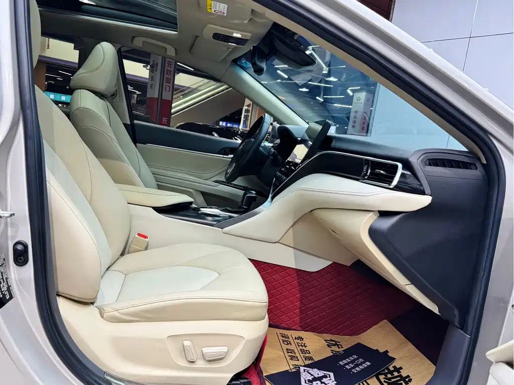 Toyota Camry 2021 — фото 17