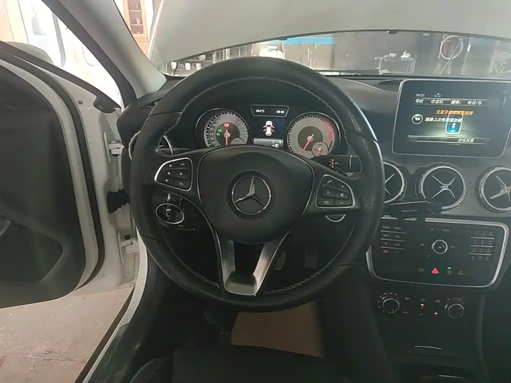 Mercedes-Benz GLA 2017 — фото 11