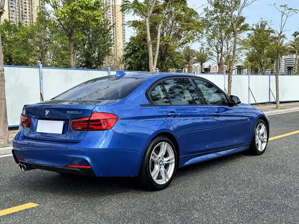 BMW 3 Series 2019 — фото 7