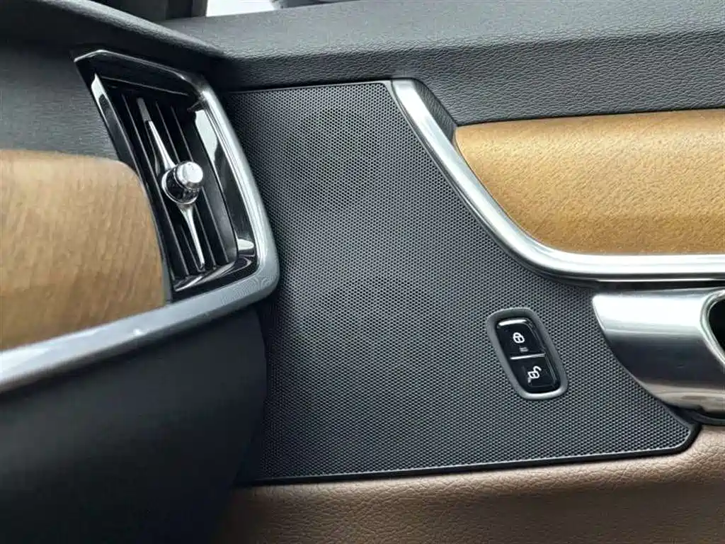 Volvo S90 2019 — фото 13