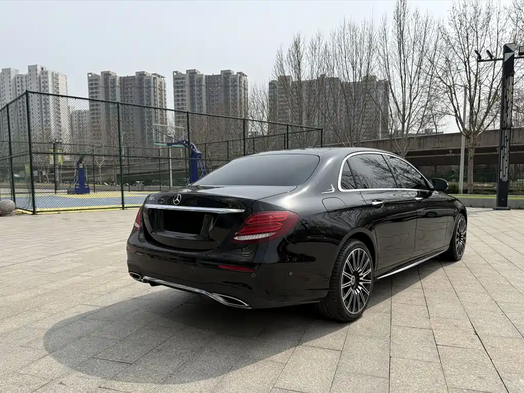 Mercedes-Benz E-Class 2019 — фото 11