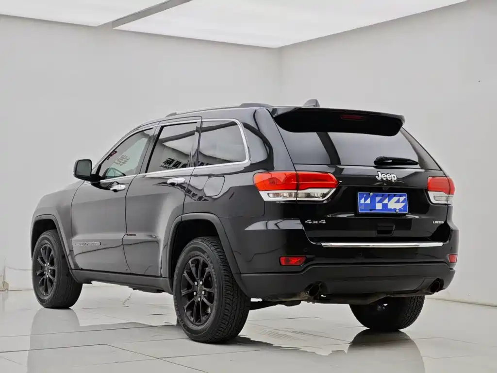 Jeep Grand Cherokee 2014 — фото 8