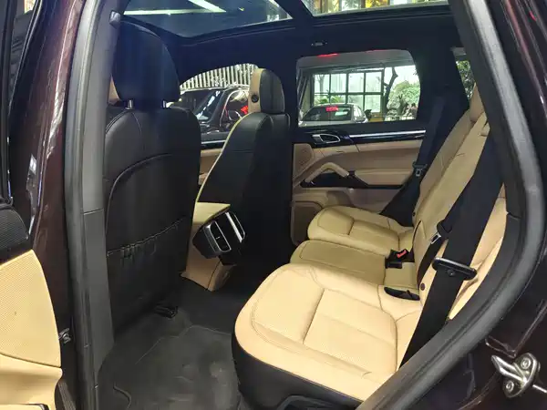 Porsche Cayenne 2015