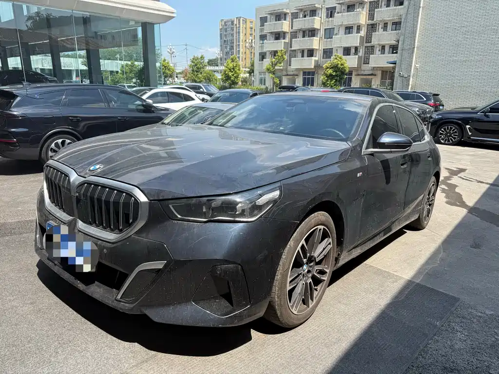 BMW 5 Series 2025