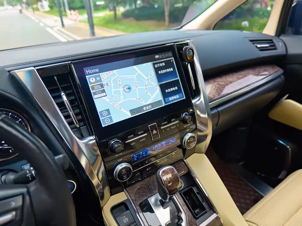 Toyota Vellfire 2021 — фото 14