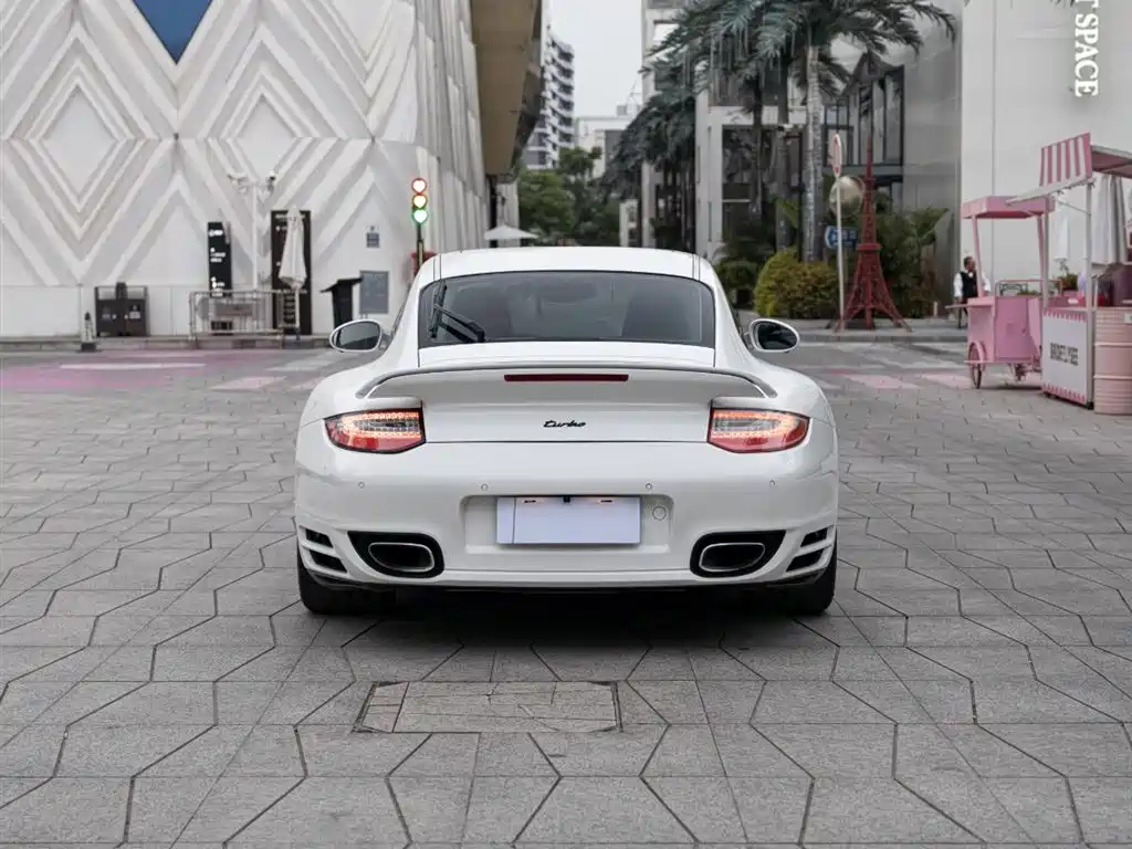 Porsche 911 2010 — фото 5