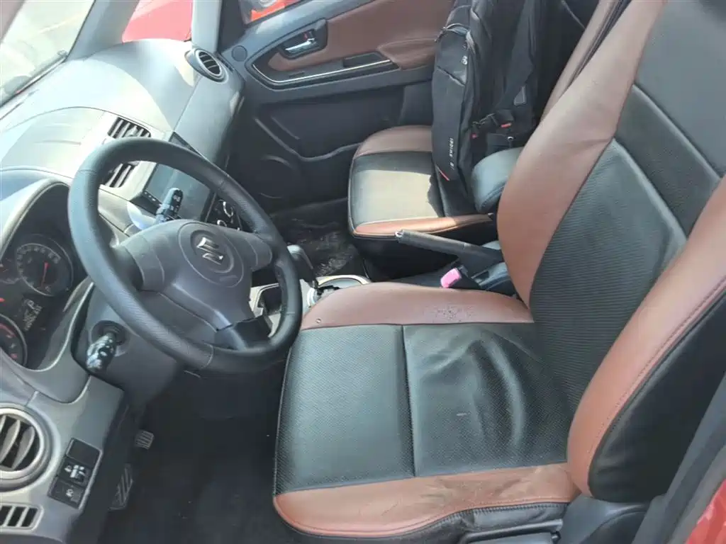 Suzuki SX4 2015 — фото 15
