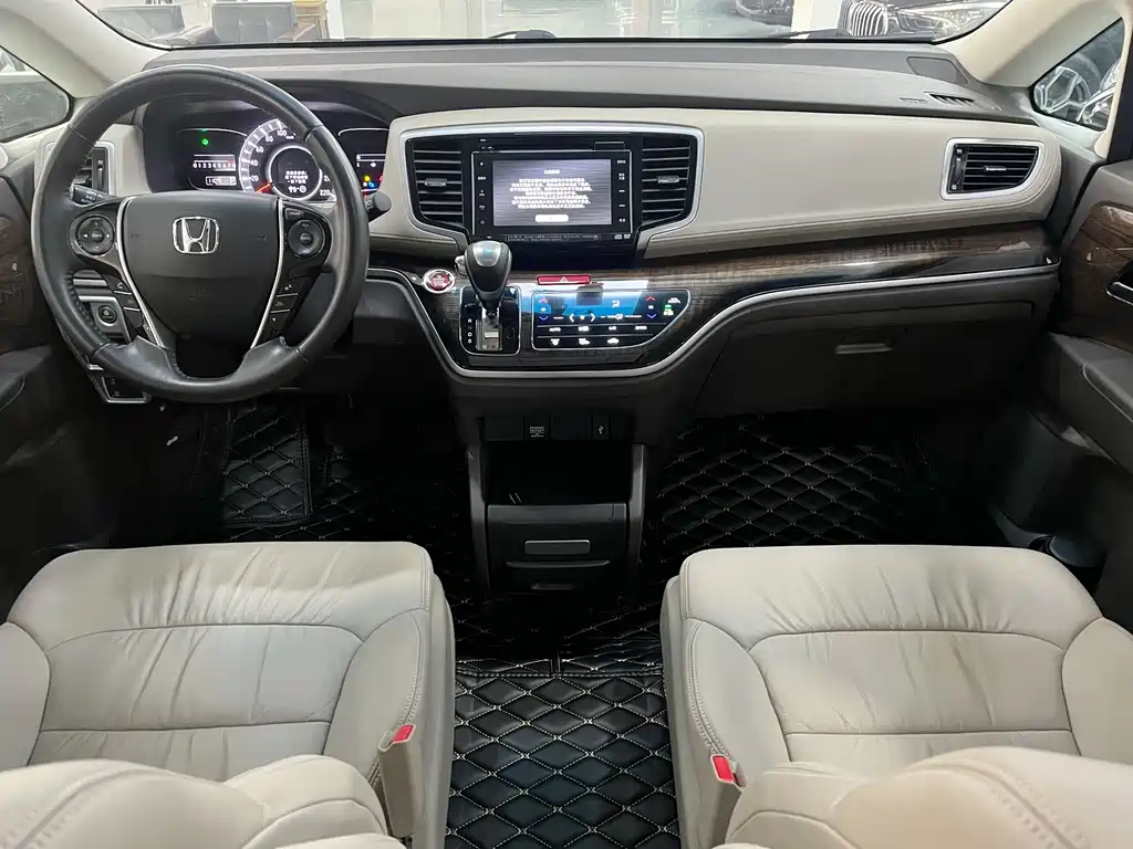 Honda Odyssey 2017 — фото 13