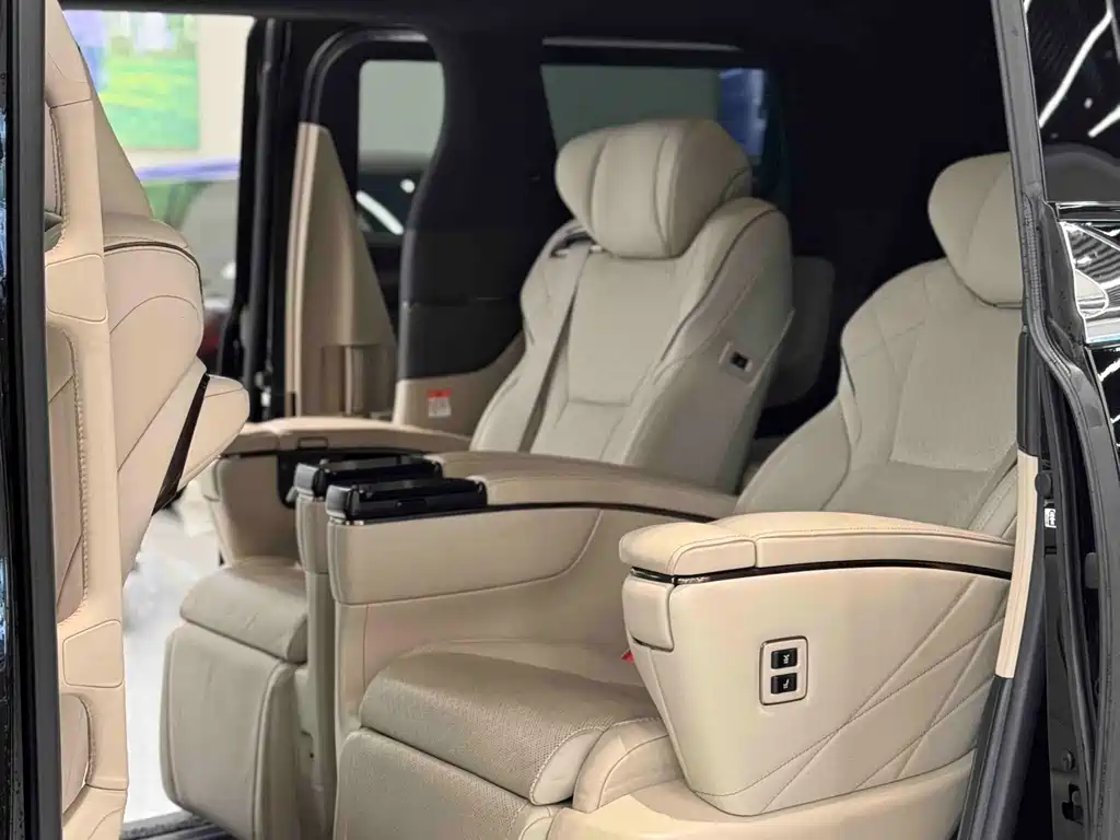 Toyota Vellfire 2024 — фото 4