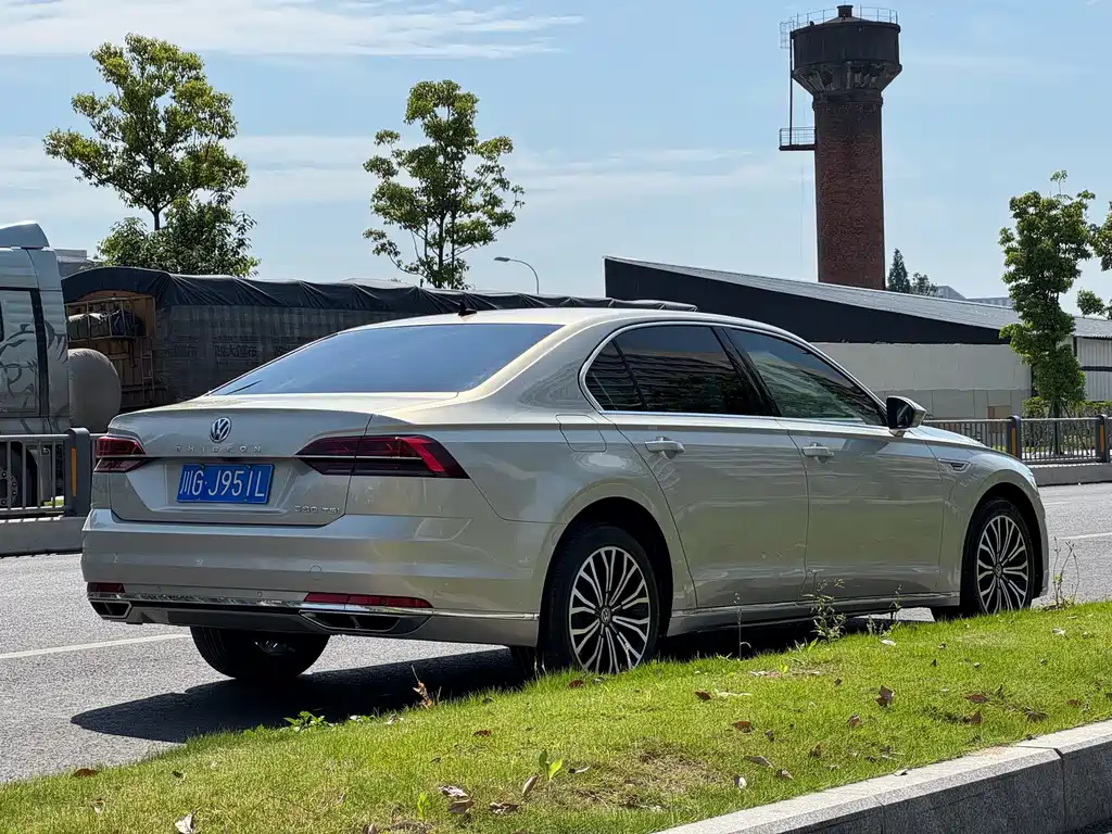 Volkswagen Phideon 2018 — фото 16