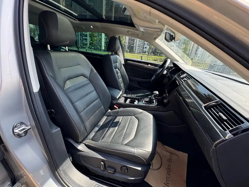 Volkswagen Phideon 2018 — фото 10