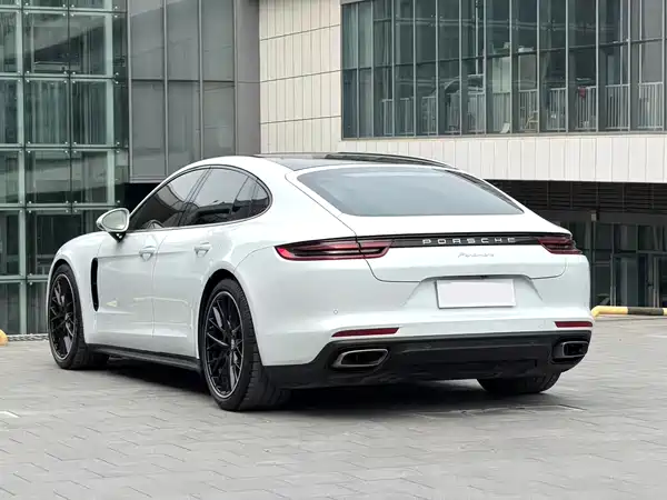 Porsche Panamera 2020