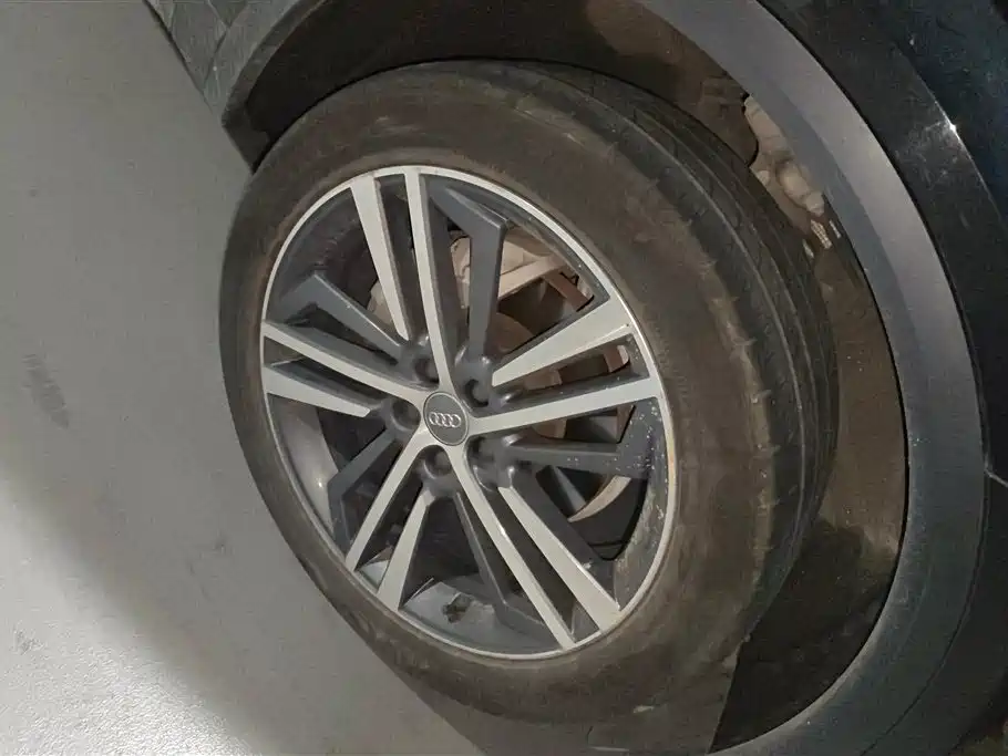 Audi Q5L 2020