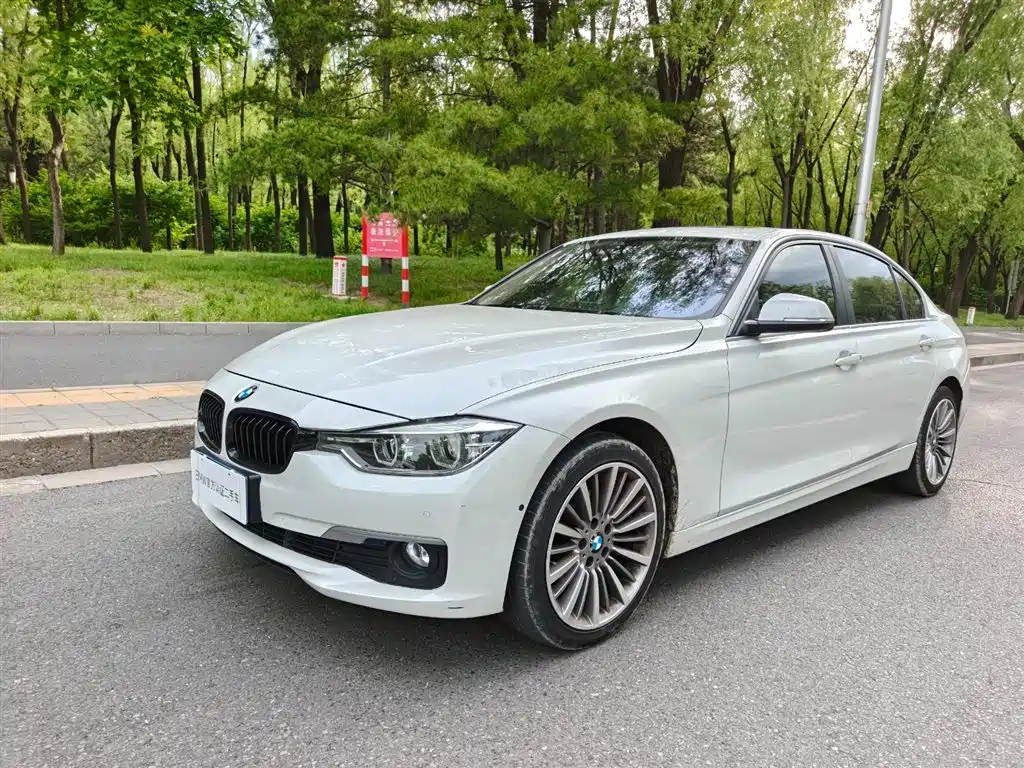 BMW 3 Series 2019 — фото 1