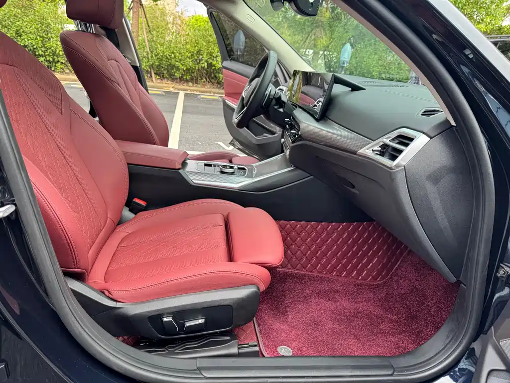 BMW 3 Series 2025 — фото 13