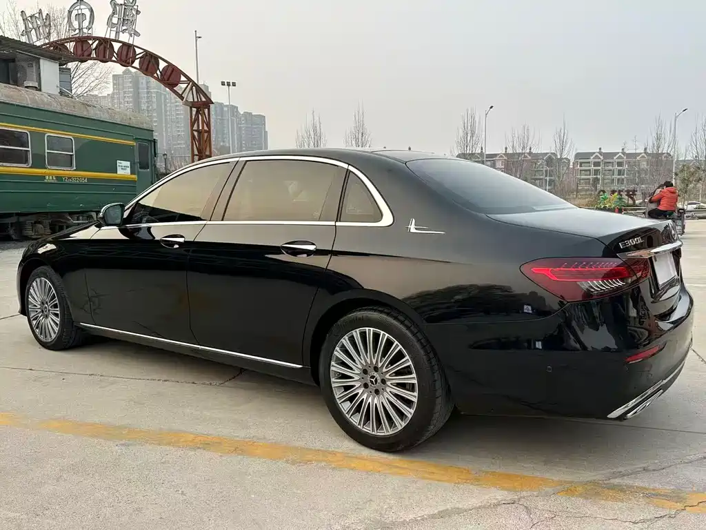 Mercedes-Benz E-Class 2022